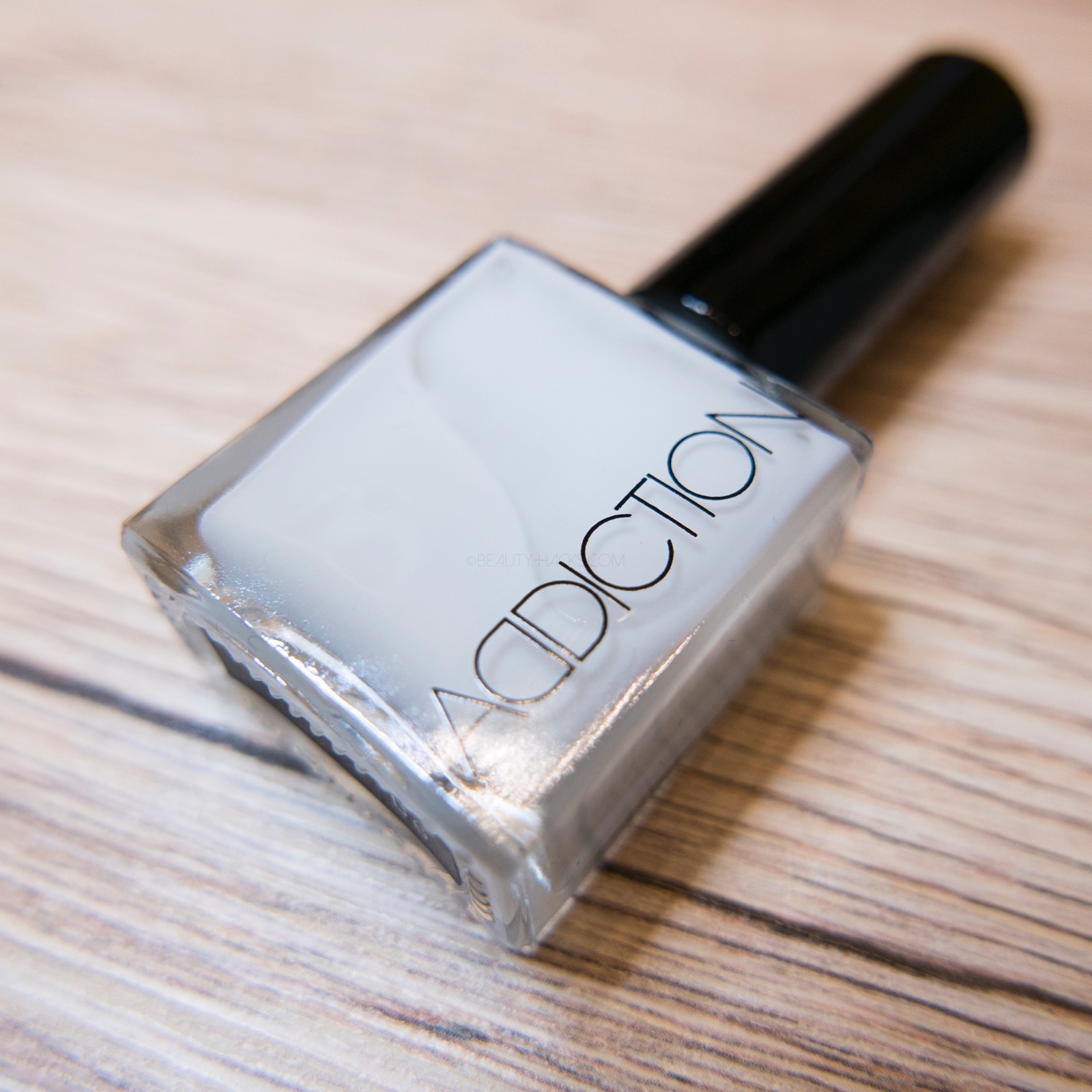 addiction-nailpolish105-White Engage (ホワイトエンゲージ)