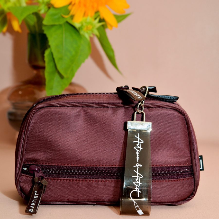 ネット販売分は予約完売！あやんぬちゃんがデザインを監修したコスメ